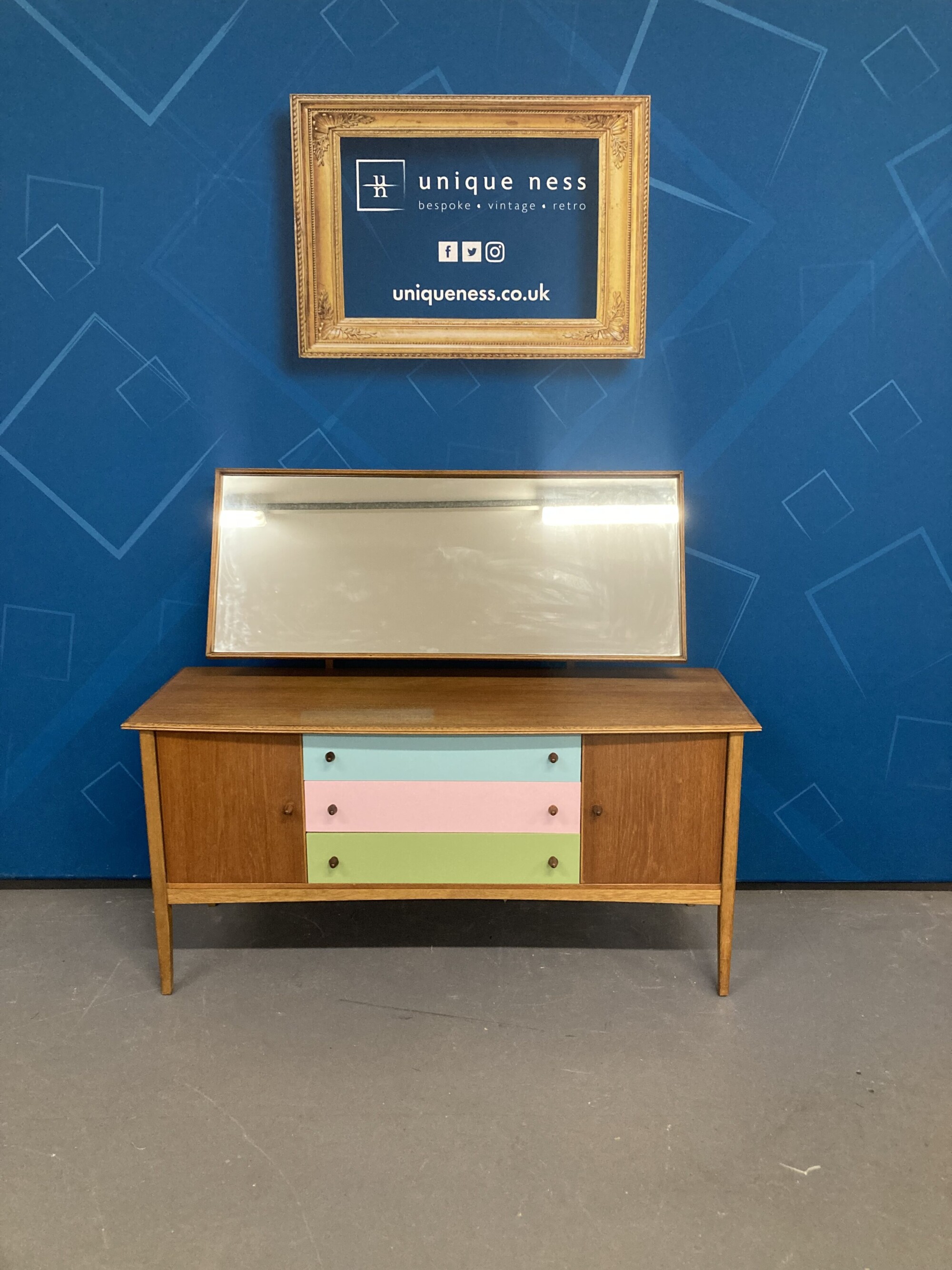 Dressing Table Frenchic Yes Please, Poppet, Matcha and Browning wax